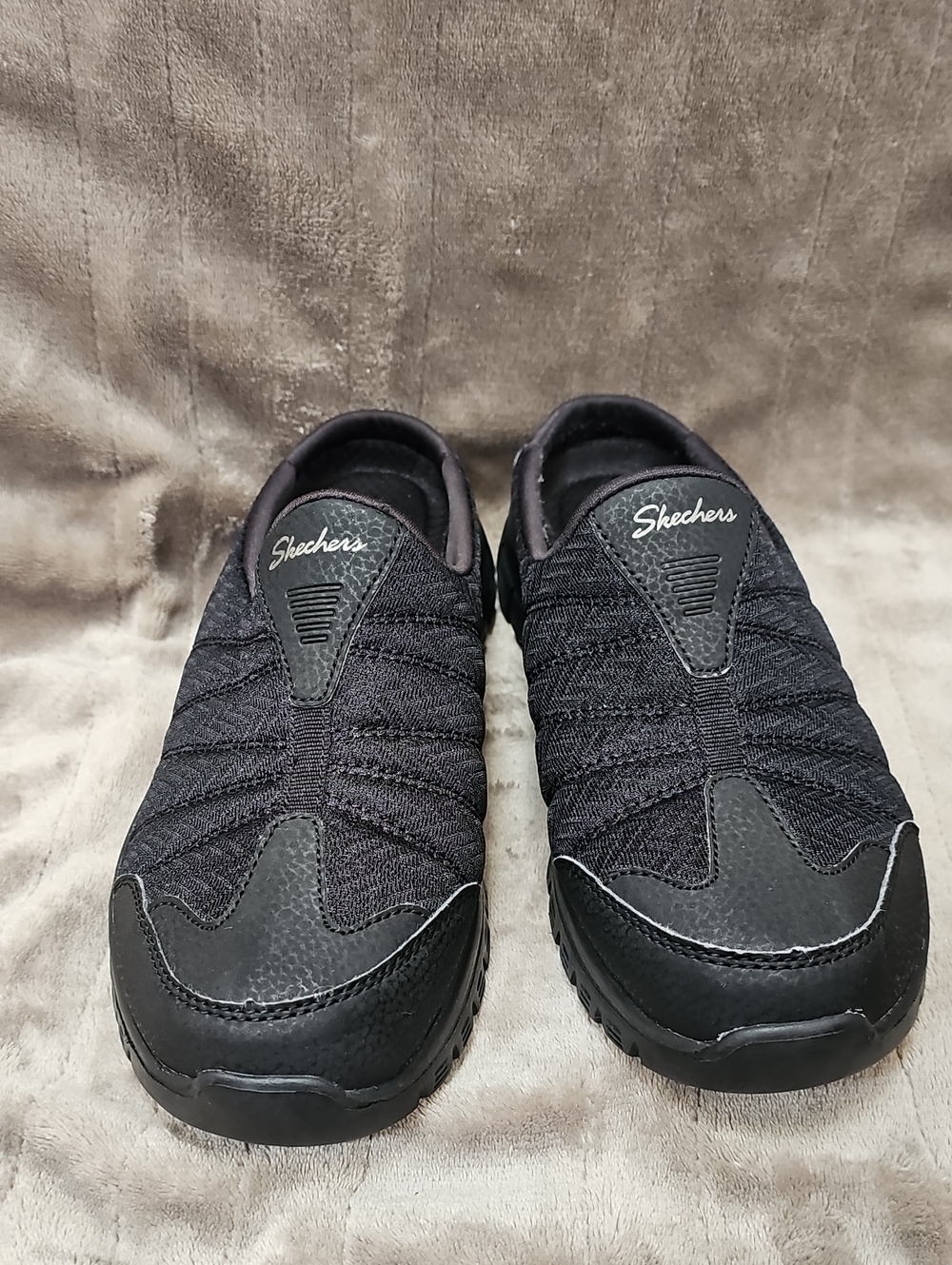 Skechers Women's Graceful 2.0 Know Better slip-on sneaker Air-Cooled M17